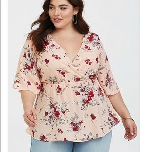 🎉Sale Torrid Low Cut Blouse 🎉